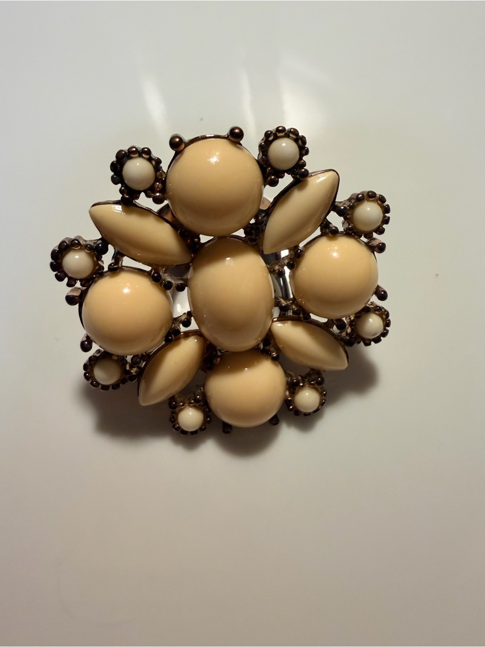 ✨ 3 for $15 sale - Aldo Beige Floral Cluster Statement Ring